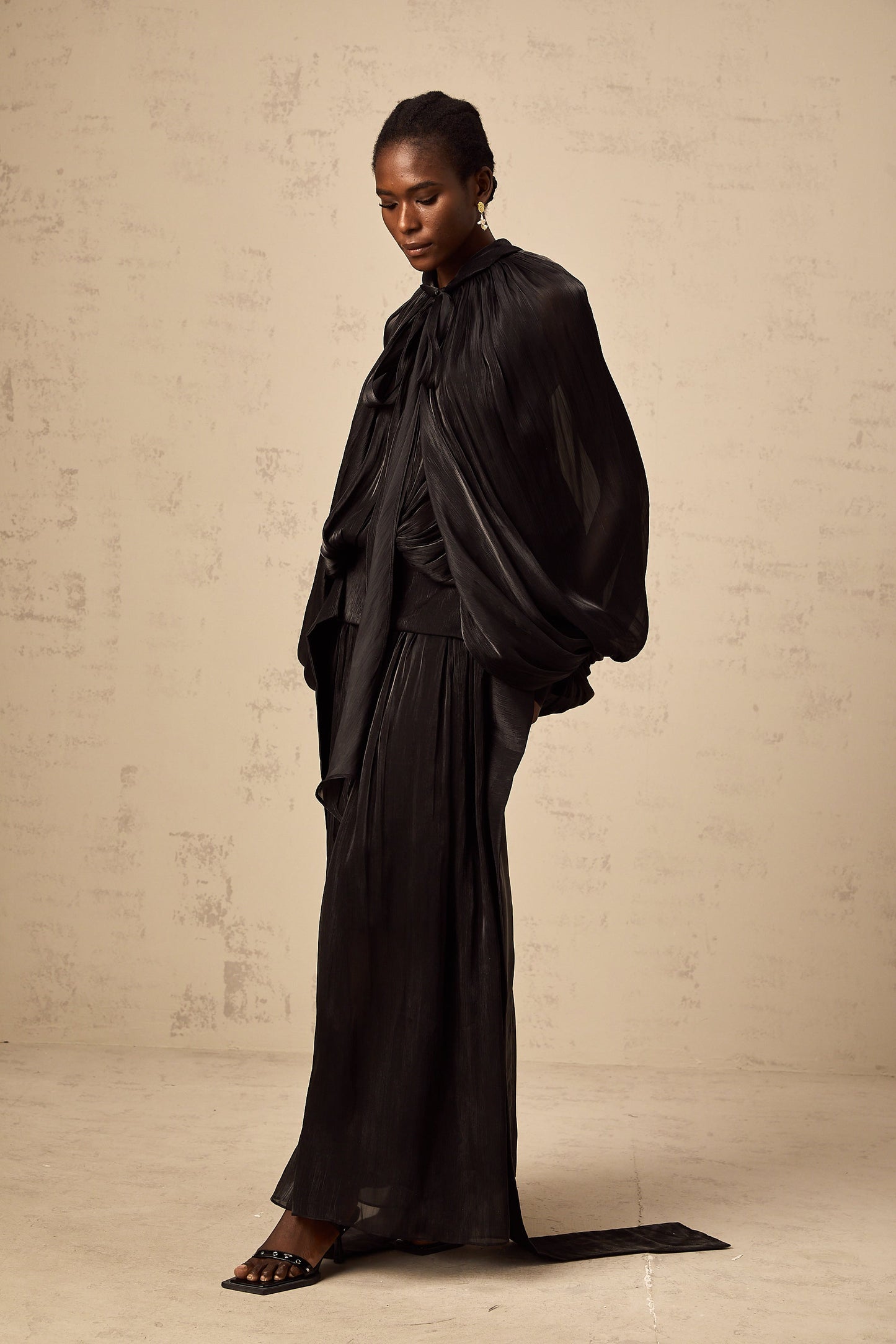 Flowing Gauze Lantern Long Sleeves Exaggerated Backless Maxi Dress