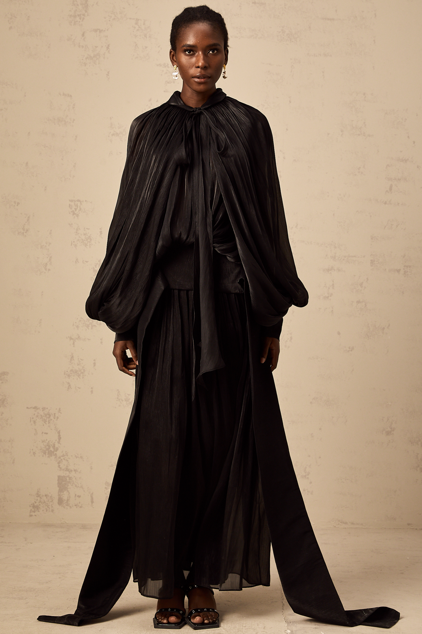 Flowing Gauze Lantern Long Sleeves Exaggerated Backless Maxi Dress