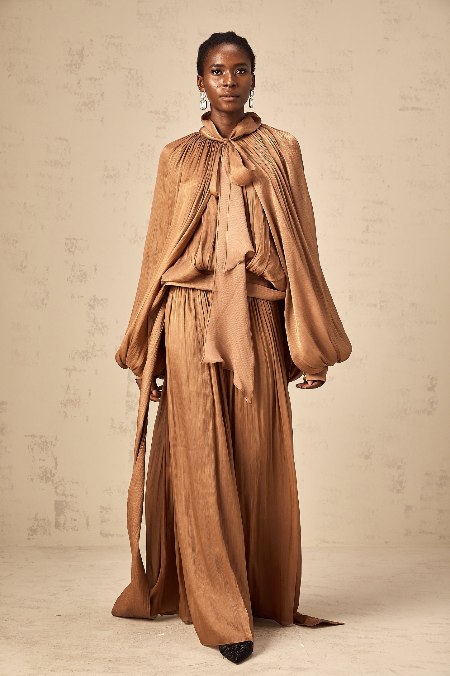 Flowing Gauze Lantern Long Sleeves Exaggerated Backless Maxi Dress