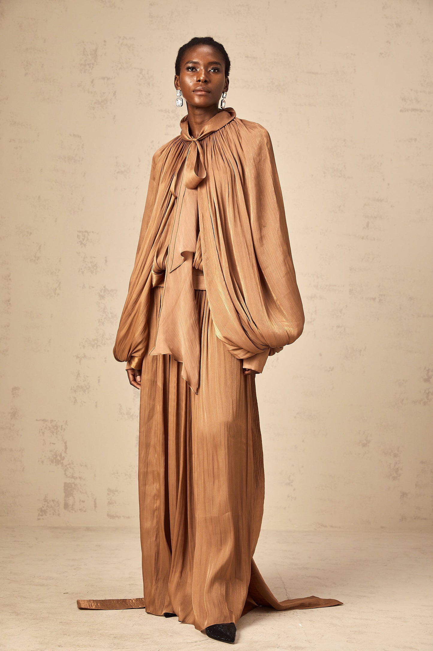 Flowing Gauze Lantern Long Sleeves Exaggerated Backless Maxi Dress